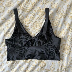 Aerie boho cutout sports bra top with leaf pattern